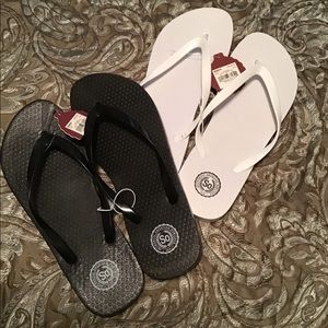 SO Flip Flops Black and White Bundle Size 7/8 NWT